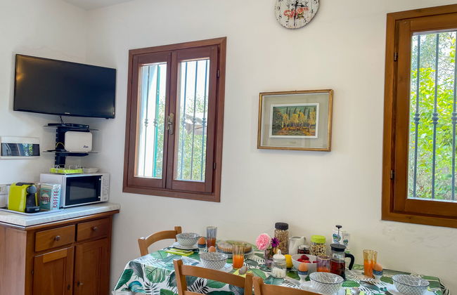 2 bedroom Apartment in Cipressa with garden - Photo 13