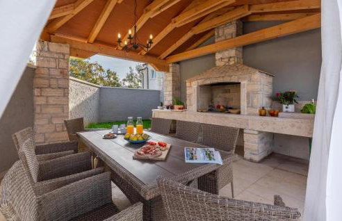 Amazing Home In Mihatovici - Foto 9