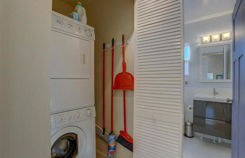 Modern Mod Pod with Private Yard - Foto 12