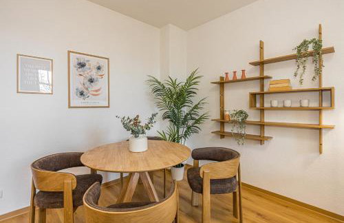 LeHaStays - Apartment Buckau 15 I 2 Zimmer I voll ausgestattete Küche I Balkon I Smart TV - Photo 37