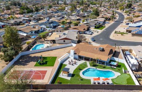 Sleeps 18 Private Pool & Hot Tub Playground - Photo 59