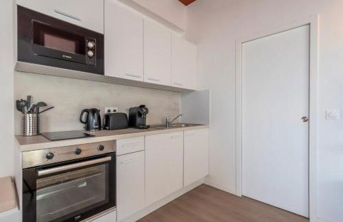 Studio équipé côté cour, parking gratuit - Foto 9