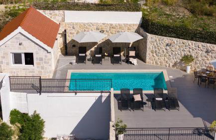 Villa KING with private pool with hydromassage, 4 bedrooms, 3km from sea and town Omiš - Foto 2