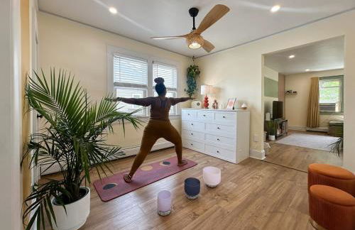 Zen Den With King Bed and Very Close to Airport - Foto 36