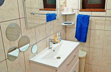 Pomalo Retreat, Your Calm Escape Near the City, Sunlit Terrace, Space & Comfort and Parking - Foto 16