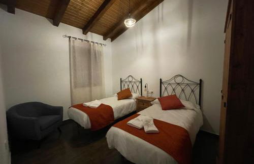 APARTAMENTOS DOÑA JIMENA DEL AMBROZ 4 Estrellas complejo único en el centro del pueblo - Foto 5