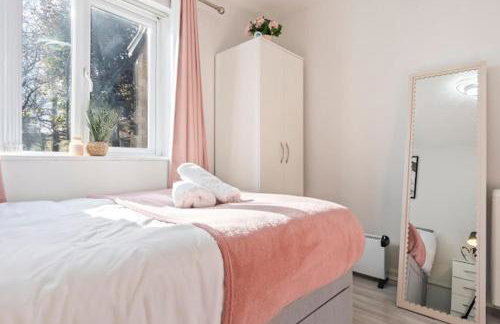 1 Bedroom Apartment Sleeps 4, Free Parking, Tv - Foto 12