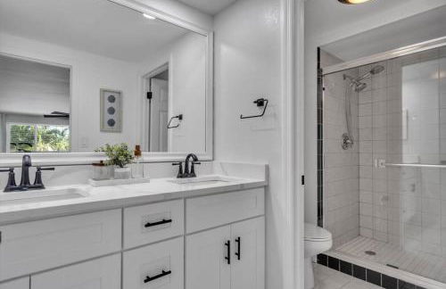 Tropical Oasis, 5 Mins to Beach - Foto 24