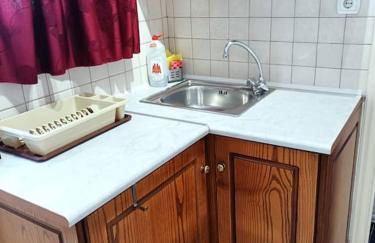 Detached house with a lovely yard 5' walk from Metro Station Agios Dimitrios and METRO MALL - Foto 12