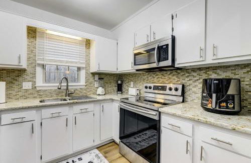 Contemporary Townhome about 7 Mi to Dtwn Raleigh! - Foto 11