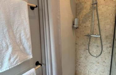 Studio Bois flotté Cherbourg Netflix Parking - Photo 10