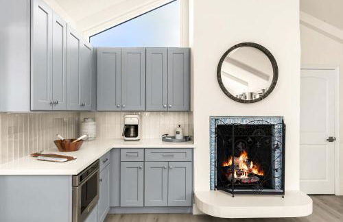 Pacific Perfection - Ocean Views Jacuzzi Walk to Beach and Dining - Photo 23