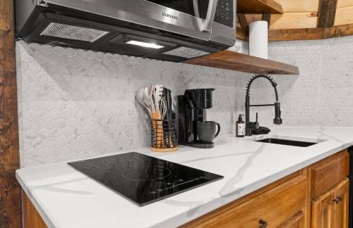 TeePee at Paradise Point with a hot tub fire pit & grill - Foto 12