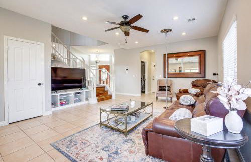 Large Las Vegas Home with Pool, Hot Tub and Game Room - Foto 12