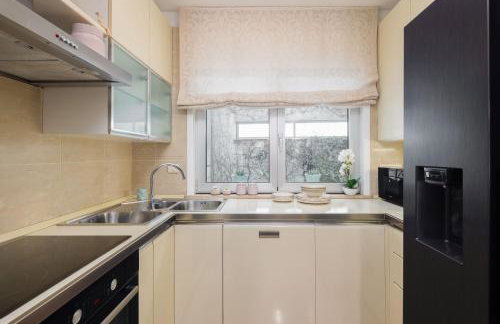 CECILIA Holiday Apartment, Private Parking Included - Foto 13