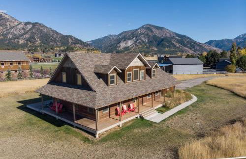 Alpine Airspace by KABINO Airpark Foosball Garage Satellite - Foto 31