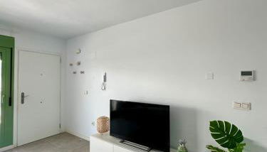 OCEAN APARTAMENT !! 1ª Línea del Mar, piscina, parking, wifi - Foto 2