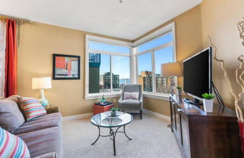 Corner Unit in the middle of it all - 99 Walkscore - Foto 35