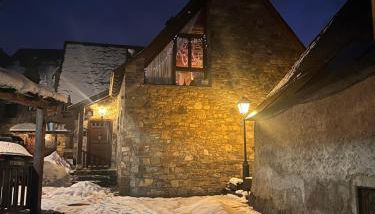 Casa de piedra con encanto en el bonito pueblo de Bagergue - Foto 2