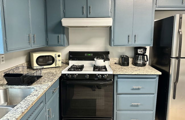 Comfy House With Fenced Yard I Step to Plaza Dist - Photo 5