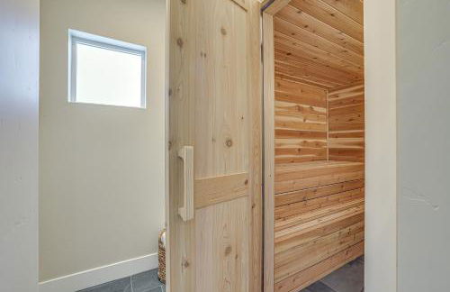 All-Season Cabin Hot Tub and Sauna in Donnelly - Foto 24