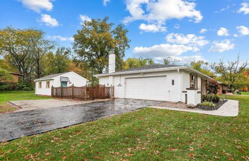 The Sleepy Tiki - game room, tiki lounge, firepit - Foto 2