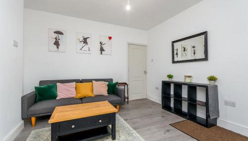 Entire Nuneaton House Next to the Station - Foto 3