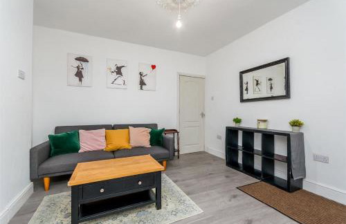 Entire Nuneaton House Next to the Station - Foto 3