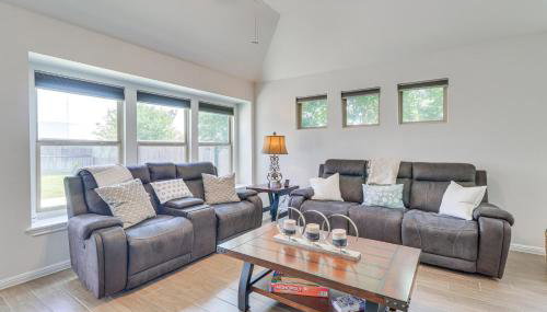 Pool Access and Private Yard Family Home in Kyle! - Foto 4