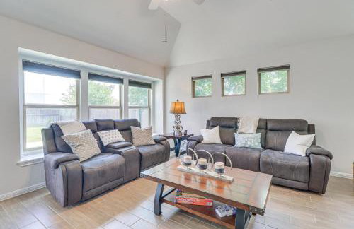 Pool Access and Private Yard Family Home in Kyle! - Foto 4