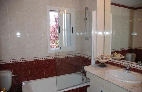 Casa unifamiliar en primera linea de mar - Foto 7