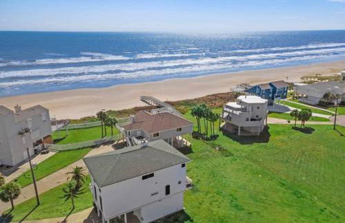 Huge beach house with great views, steps from sand - Foto 57