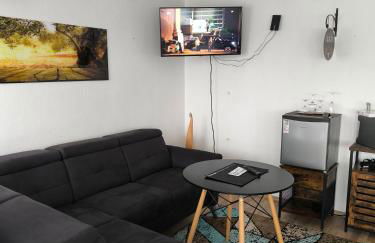 Stylisches kleines Studio -Zentral gelegen- Nähe BayArena - in Leverkusen Wiesdorf City- Friedrich Ebert Platz 5a , 4te Etage mit Balkon-kein Aufzug-Lift--Kaution Pflicht-- - Foto 25