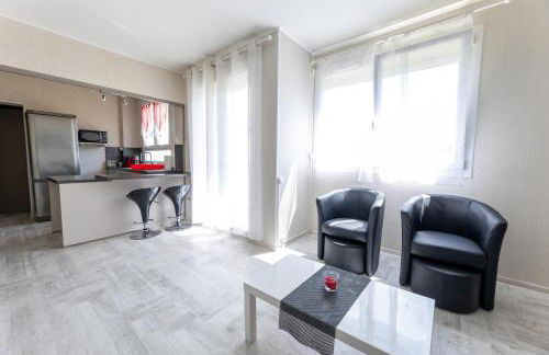 Studio Proche Gare Parthenay avec Parking - Foto 3