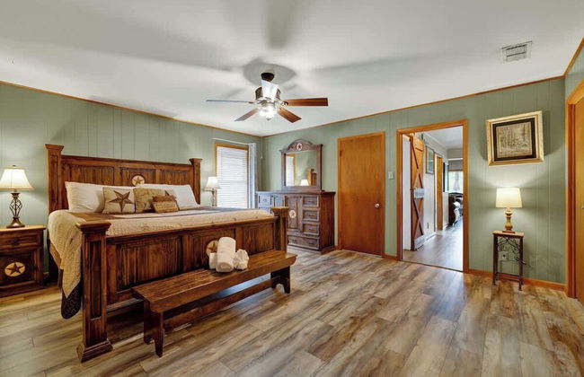 Gettin' Guada Loopy With Hot Tub & Riverfront - Foto 2