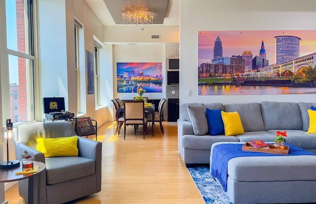 Downtown Cleveland: Steps To Sports & Events 2 Bedroom Condo by RedAwning - Foto 10