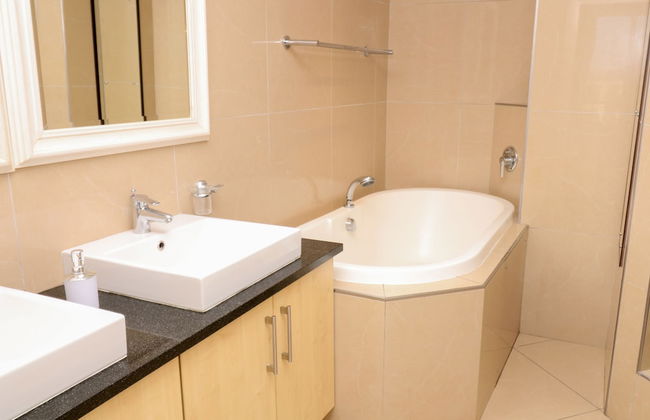 1 Bedroom Luxury Apartment - Photo 27