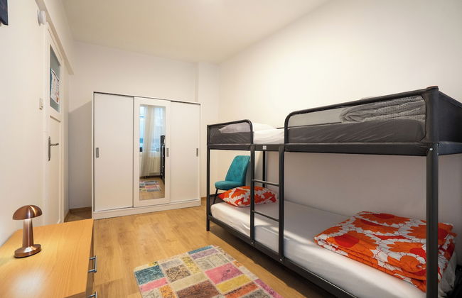 Charming 3-bedroom Apartment in the Heart of Kadıköy - Photo 6