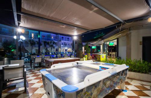 Vivian Hotel - Photo 45