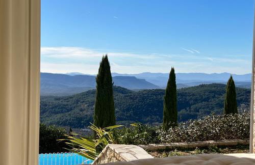 Villa La Genestière - Familienoase und Golfertraum mit Infinity-Pool und 180-Grad-Panoramablick bis zum Meer - Foto 74