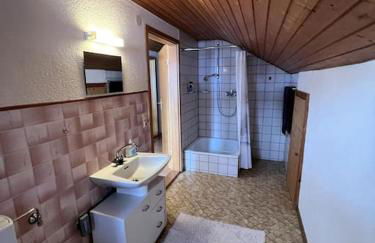 Schöne Unterkunft mit Parkplatz und Bikergarage ohne Küche - Foto 3