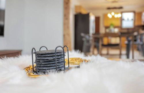 Renovated 6BR 2BA AC home and Game Room - Foto 32