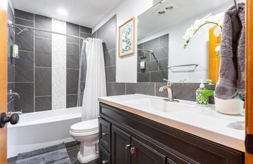 Beautiful Modern Lodge! Game Room - Foto 6