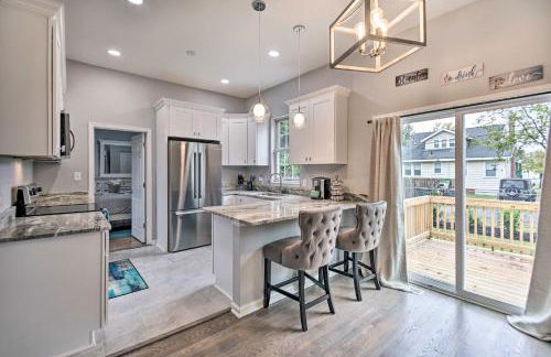 Bright Norfolk Home with Deck Less Than 3 Mi to Town! - Foto 2