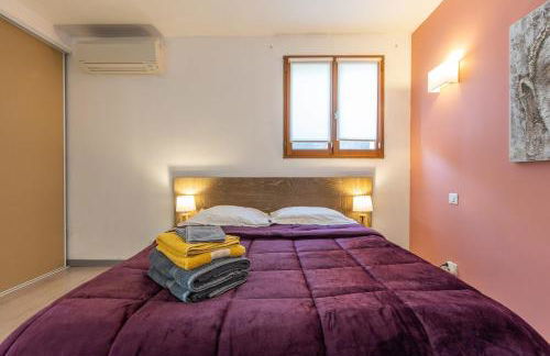 LB Vacation Rentals I Quiet Large 3-Bedroom Apartment with Terrace, Garden & Incredible Mountain View - Foto 14