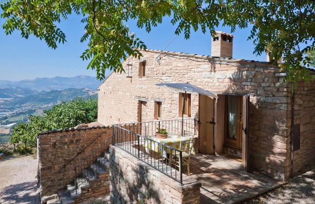 Graceful Holiday Home in Acqualagna With Swimming Pool - Foto 1