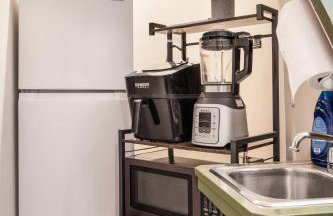 Kirkland Oasis Chic Basement Retreat with Hot Tub - Foto 17