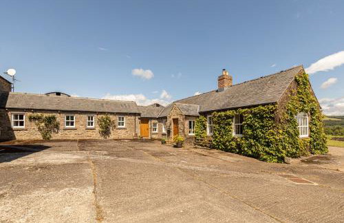 Swallows’ Barn - Photo 1