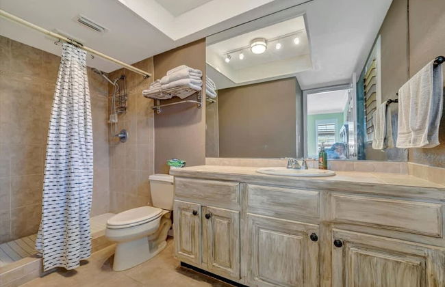 The Crown House 4b Pool Home 6 Mins to IR Beach - Foto 36