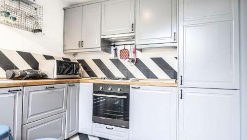 Lovely Garden Apartment in Beautiful San Saba - Foto 3, stove